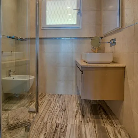 Duplex St Roman *